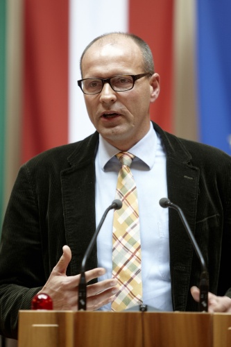 Nationalratsabgeordneter Harald Stefan (F) am Rednerpult