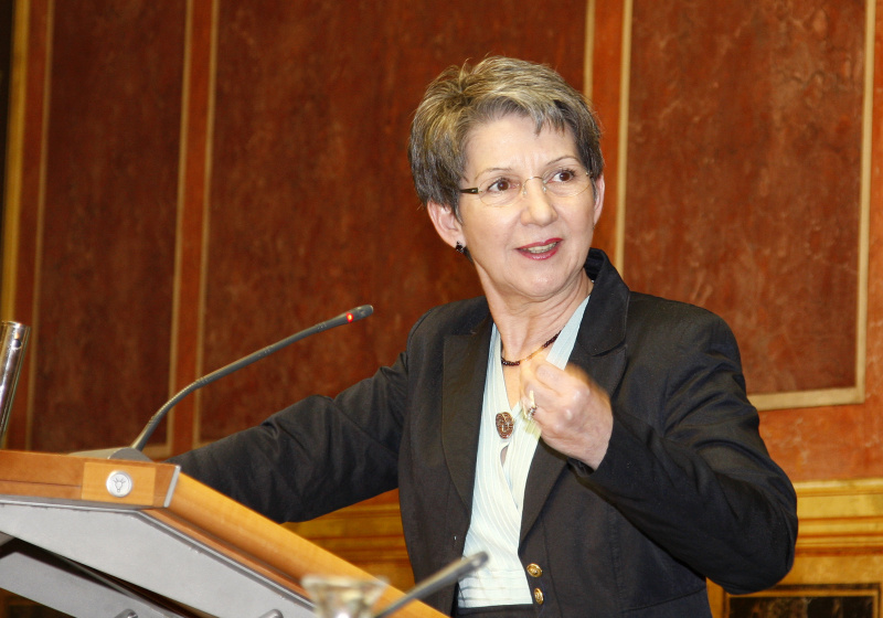 Nationalratspräsidentin Barbara Prammer am Rednerpult