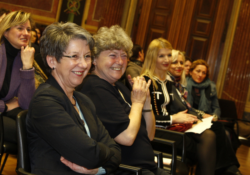 Blick in Richtung VeranstaltungsteilnehmerInnen. v.li. Nationalratspräsidentin Barbara Prammer, Bundesministerin a.D. Eleonora Hostasch