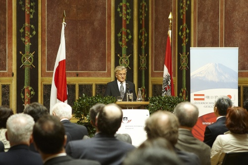 Bundesratspräsident Gregor Hammerl am Rednerpult