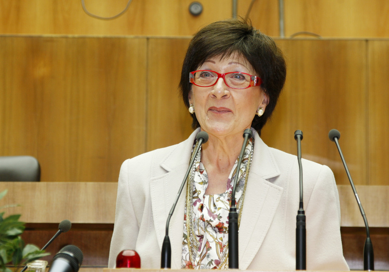 Generalsekretärin Österreichs Freunde von Yad Vashem Ulrike Schuster am Rednerpult