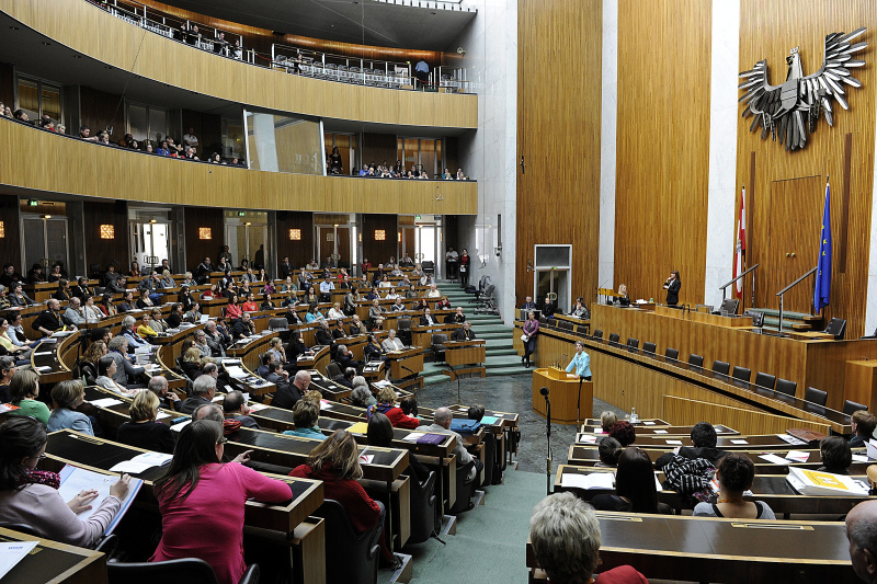 Nationalratspräsidentin Barbara Prammer am Rednerpult
