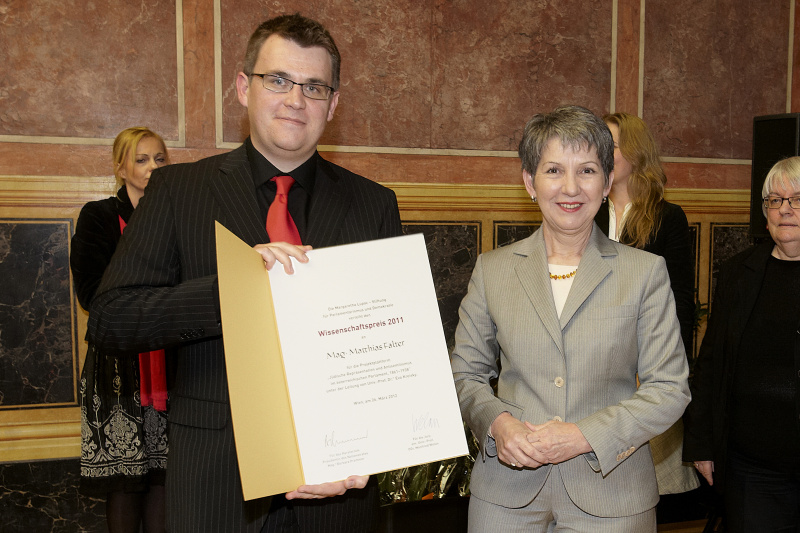 v.li.: Preisträger Matthias Falter und Nationalratspräsidentin Barbara Prammer
