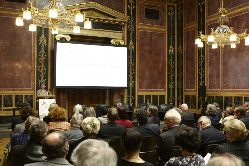 Nationalratspräsidentin Barbara Prammer begrüßt die VeranstaltungsteilnehmerInnen