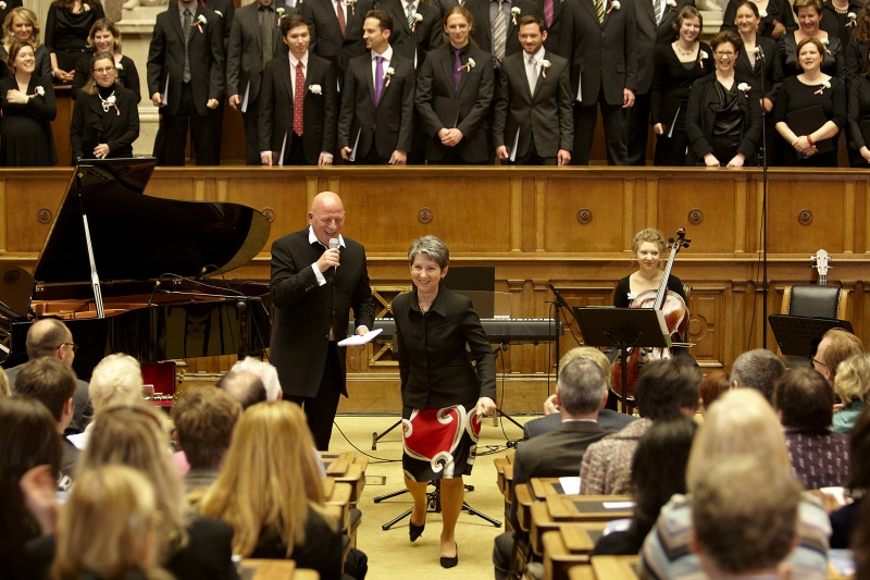 v.li.  Moderator Alexander Goebel und Nationalratspräsidentin Barbara Prammer