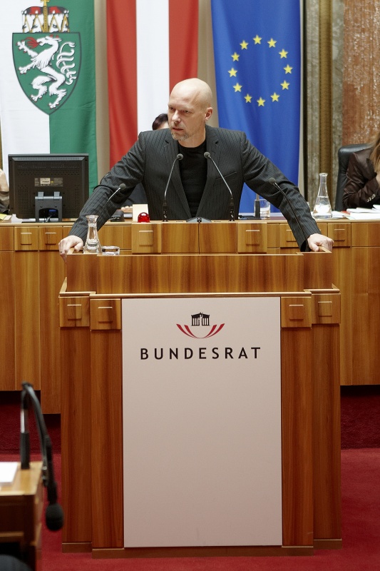Bundesrat Marco Schreuder (G) am Rednerpult