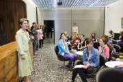 Nationalratspräsidentin Barbara Prammer begrüßt die TeilnehmerInnen am Girls Day 2012