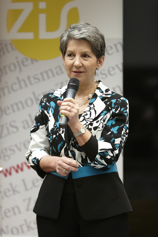 Nationalratspräsidentin Barbara Prammer begrüßt die VeranstaltungsteilnehmerInnen