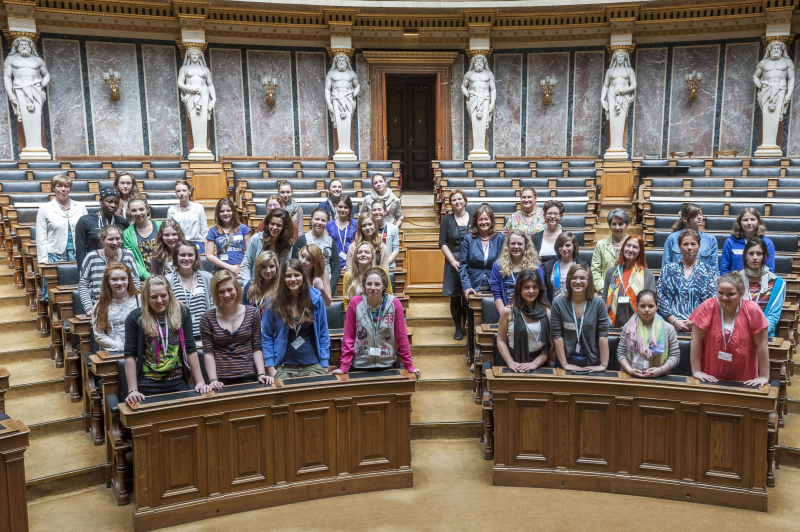 Gruppenbild der Teilnehmerinnen am Girls Day 2012