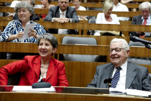 Erste Reihe v.li. Nationalratspräsidentin Barbara Prammer und Heribert Krejci