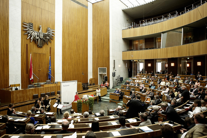 Nationalratspräsidentin Barbara Prammer am Rednerpult