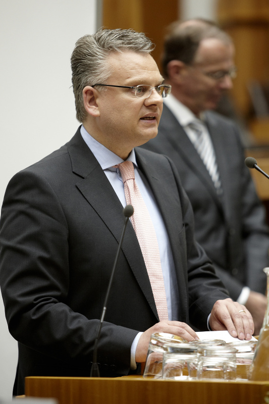 ORF-Redakteur Dieter Bornemann am Rednerpult