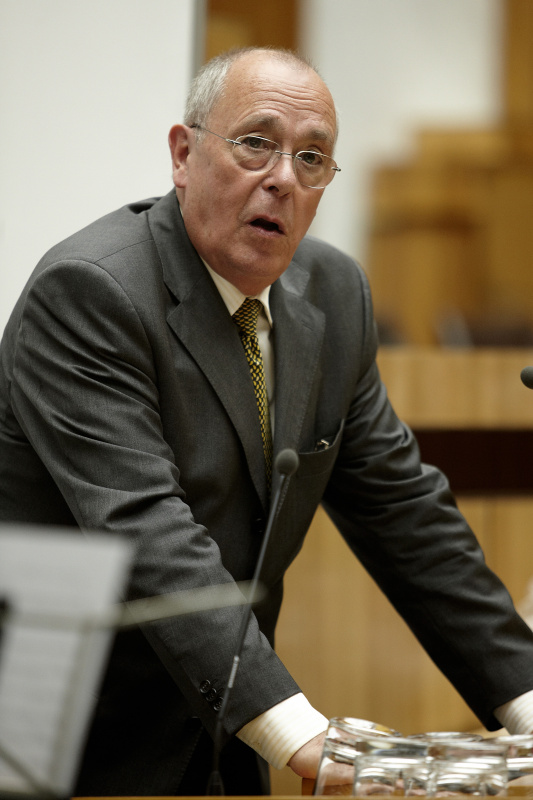 Der Präsident des Presseclub Concordia Peter Bochskanl am Rednerpult