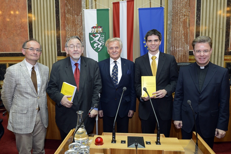 v.li.. Univ. Dozent Peter Bußjäger, Univ.- Prof. Wolfgang Mantl, Bundesratspräsident Gregor Hammerl, Buchautor Martin C. Wittmann und Nuntiaturrat Christoph Kühn