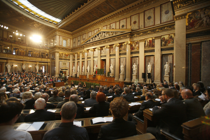 Nationalratspräsidentin Barbara Prammer am Rednerpult