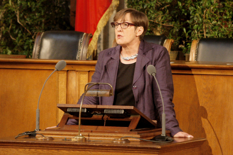 Brigitte Bailer vom Dokumentationsarchiv des österreichischen Widerstandes am Rednerpult