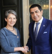 v.li. Nationalratspräsidentin Barbara Prammer begrüßt Nassir Abulaziz al-Nasser