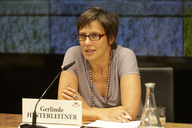 Leiterin Standard online Gerlinde Hinterleitner