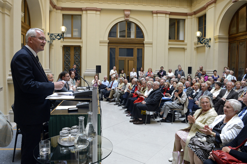 Begrüßung durch den dritten Nationalratspräsidenten Martin Graf