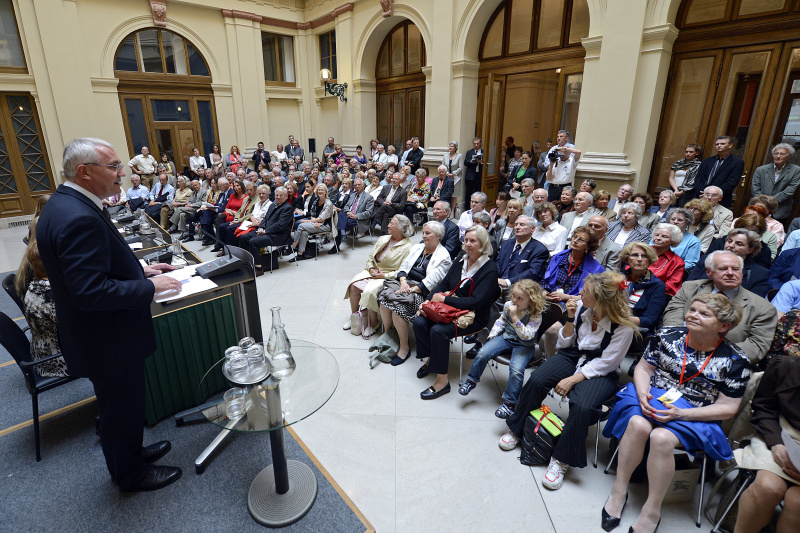 Begrüßung durch den dritten Nationalratspräsidenten Martin Graf