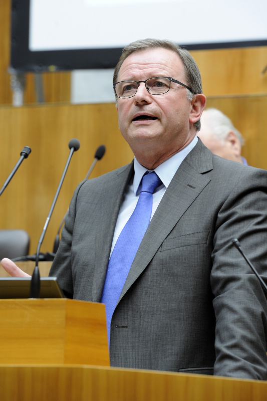 Am Rednerpult ÖVP-Klubobmann Karlheinz Kopf