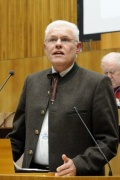 Am Rednerpult Nationalratsabgeordneter Werner Neubauer (F)