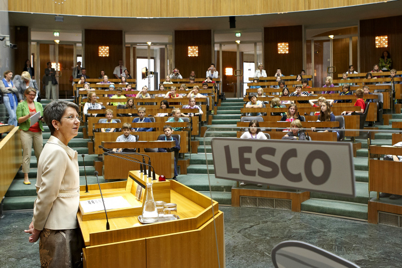 Nationalratspräsidentin Barbara Prammer begrüßt die VeranstaltungsteilnehmerInnen