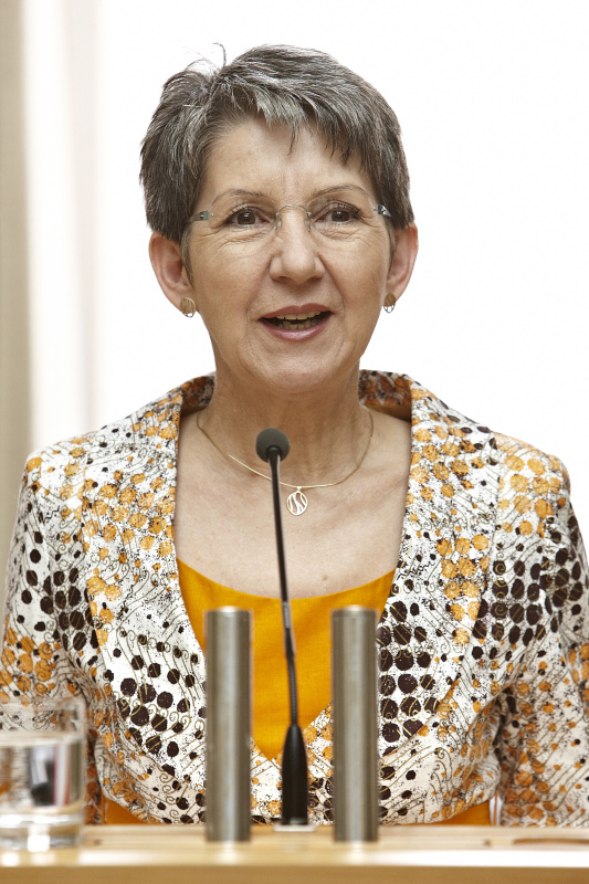 Nationalratspräsidentin Barbara Prammer am Rednerpult