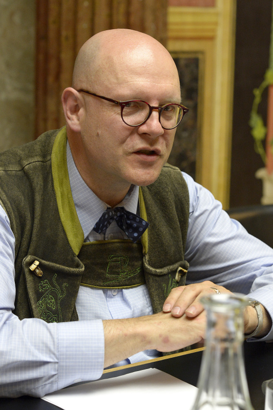 Moderator Conrad Seidl von Der Standard