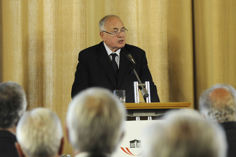 Der Präsident des Kuratoriums des IHS Heinrich Neisser am Rednerpult