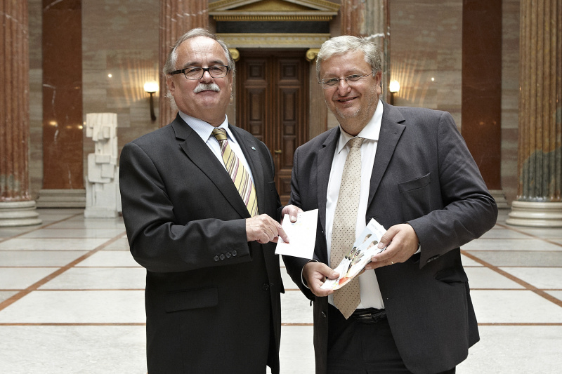 v.li.: Josef Kandlhofer vom Hauptverband der österreichischen Sozialversicherungsträger und Nationalratsabgeordneter Christoph Matznetter (S)