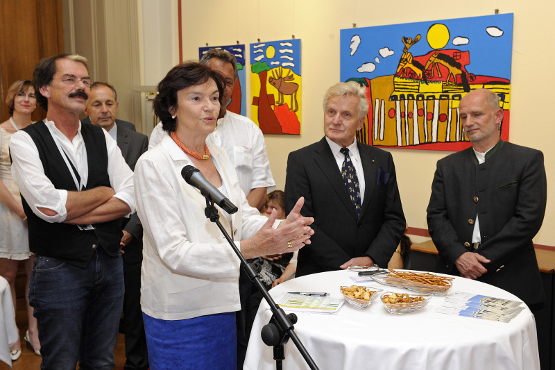 v.li.: der Pädagogische Leiter Simultania Liechtenstein Helmuth Ploschnitznigg, die Geschäftsführerin Licht ins Dunkel Christine Tschürtz-Kny am Wort, Bundesratspräsident Gregor Hammerl und der Geschäftsführer Hilfswerk Steiermark Gerald Mussnig