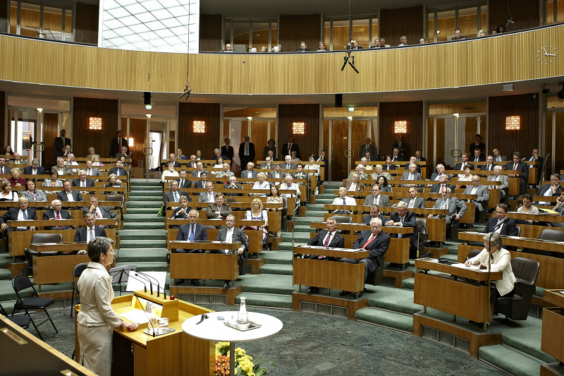 Nationalratspräsidentin Barbara Prammer am Rednerpult