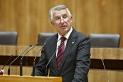 Bürgermeister Helmut Mödlhammer am Rednerpult