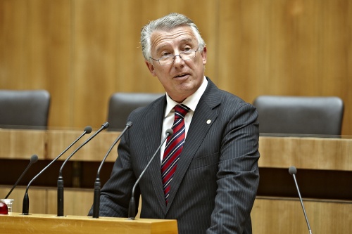 Bürgermeister Helmut Mödlhammer am Rednerpult