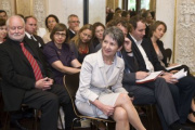 Blick in Richtung VeranstaltungsteilnehmerInnen mit Nationalratspräsidentin Barbara Prammer