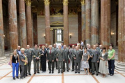Gruppenfoto mit den VeranstaltungsteilnehmerInnen und Bundesratspräsident Gregor Hammerl (9.v.li.)