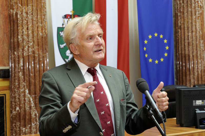 Bundesratspräsident Gregor Hammerl am Rednerpult