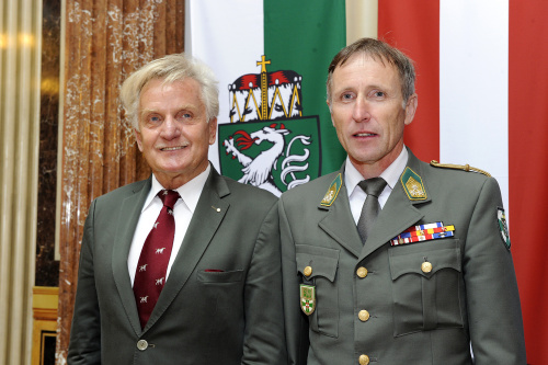 v.li.: Bundesratspräsident Gregor Hammerl und Oberst Ernst Trinkl