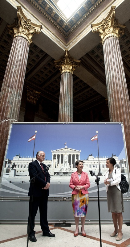 v.li.: Der Erste Vizepräsident des kroatischen Parlaments Josip Leko, Nationalratspräsidentin Barbara Prammer und Veranstaltungsteilnehmerin