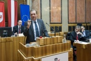 Nationalratsabgeordneter Erwin Rasinger (V) am Rednerpult