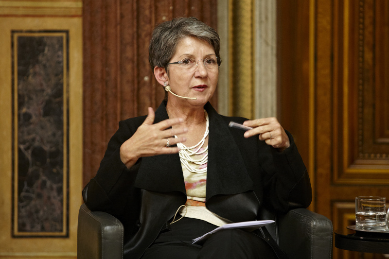 Nationalratspräsidentin Barbara Prammer am Podium