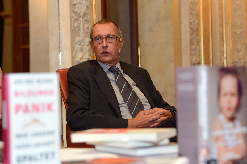 Philosoph und Essayist, Vizedekan der Fakultät für Philosophie und Bildungswissenschaft an der Universität Wien Konrad Paul Liessmann am Wort