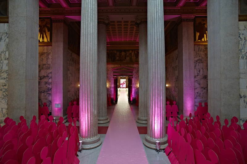 Übersicht Oberes Vestibül mit Blick in die Säulenhalle