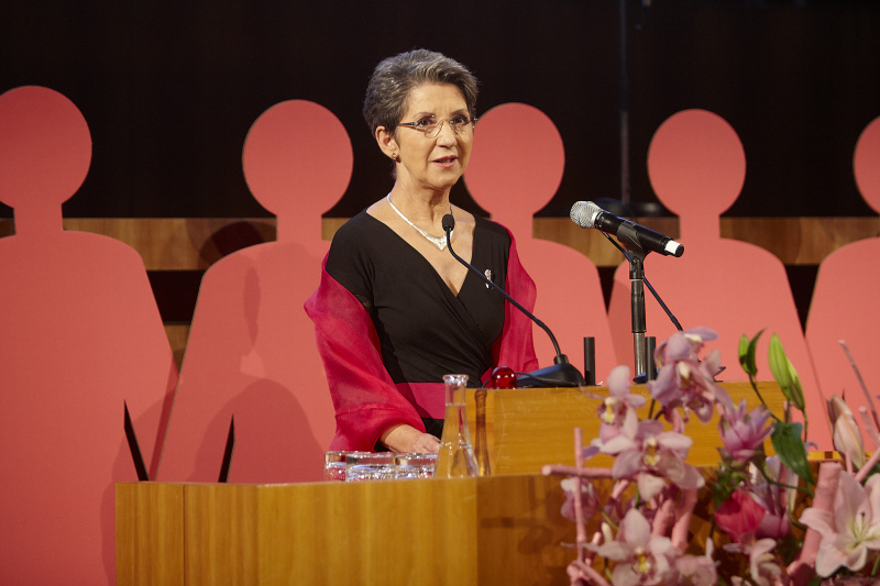 Nationalratspräsidentin Barbara Prammer  begrüßt die VeranstaltungsteilnehmerInnen