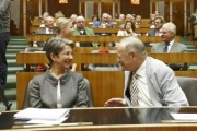v.li.:  Nationalratspräsidentin Barbara Prammer und Andreas Khol im Gespräch