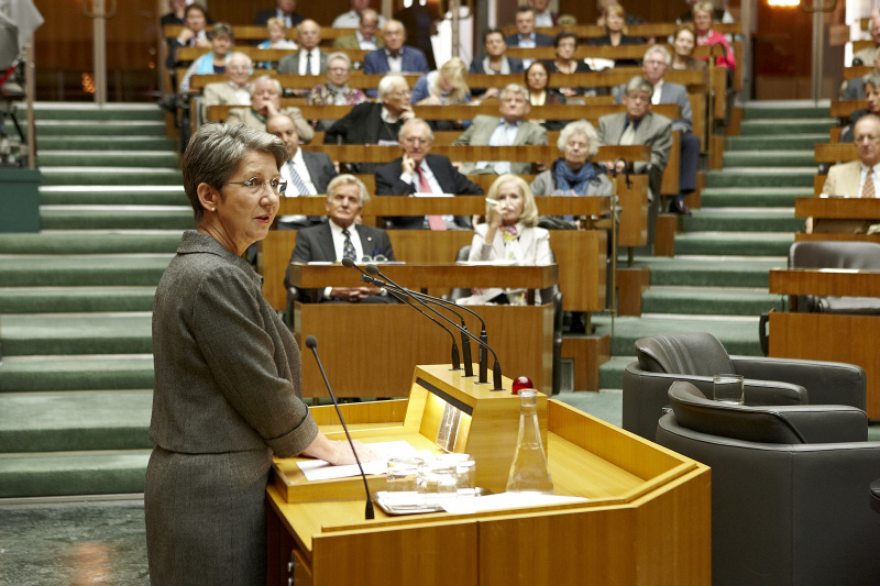 Nationalratspräsidentin Barbara Prammer begrüßt die VeranstaltungsteilnehmerInnen