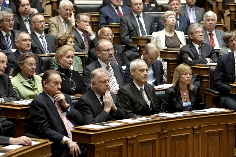 Blick in Richtung VeranstaltungsteilnehmerInnen. Erste Reihe v.li.: Nikolaus Michalek, Eugen Fabrizy, Eckart Ratz und Justizministerin Beatrix Karl