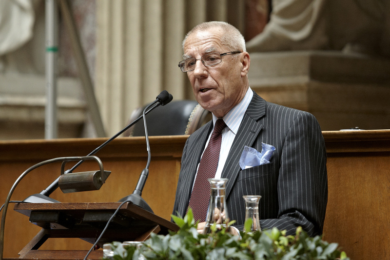 Der Präsident des Hauptverbandes der Gerichtssachverständigen Matthias Rant am Rednerpult