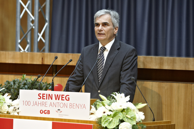 Bundeskanzler Werner Faymann am Rednerpult